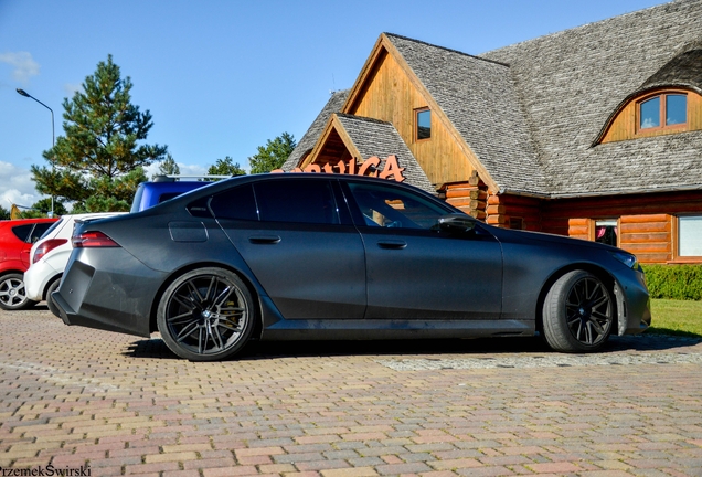 BMW M5 G90