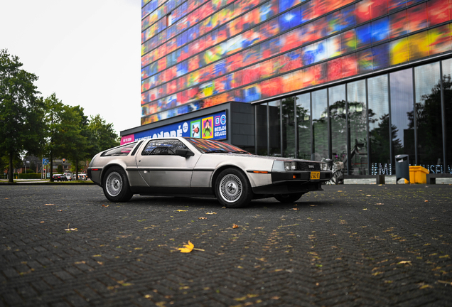 DeLorean DMC-12