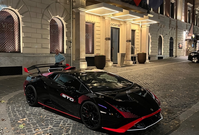 Lamborghini Huracán LP640-2 STO