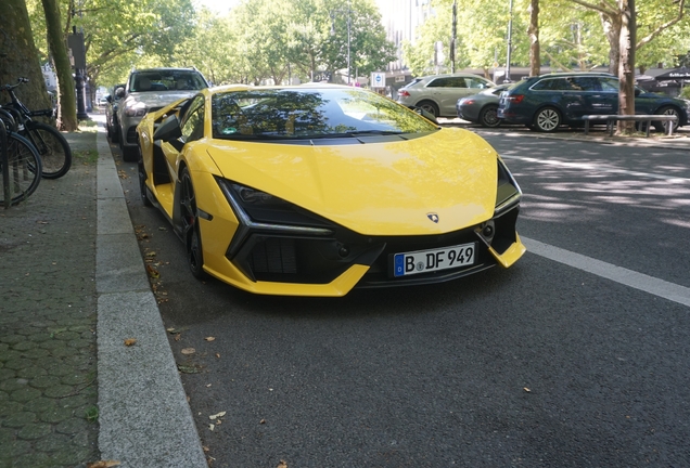 Lamborghini Revuelto