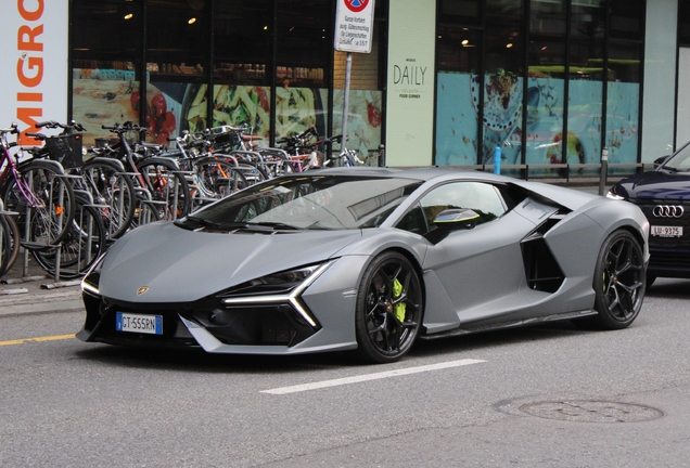Lamborghini Revuelto