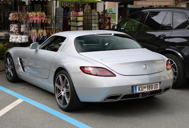 Mercedes-Benz SLS AMG