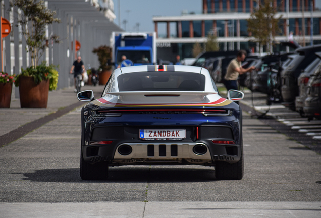Porsche 992 Dakar