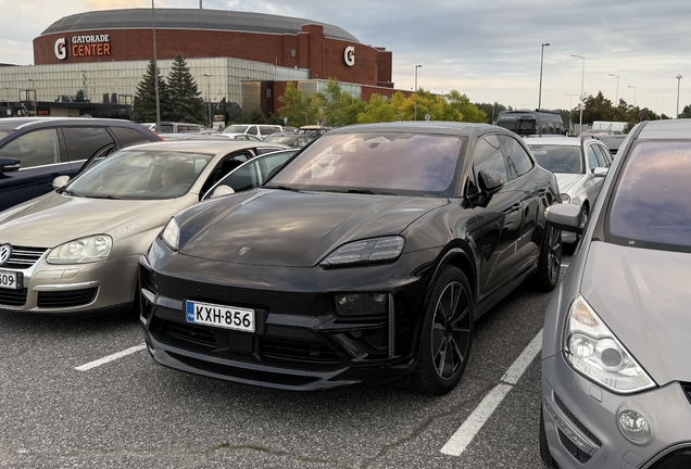 Porsche Macan EV Turbo