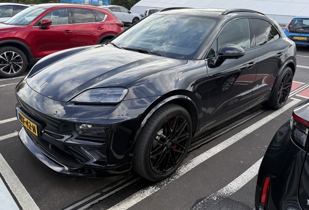 Porsche Macan EV Turbo