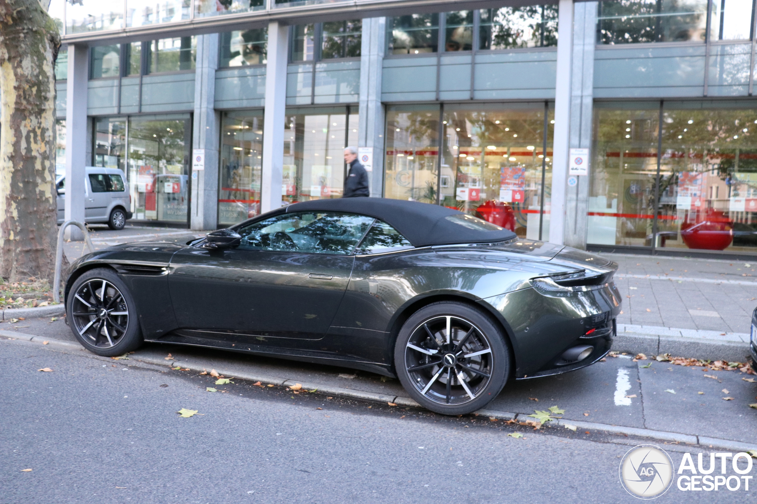 Aston Martin DB11 V8 Volante