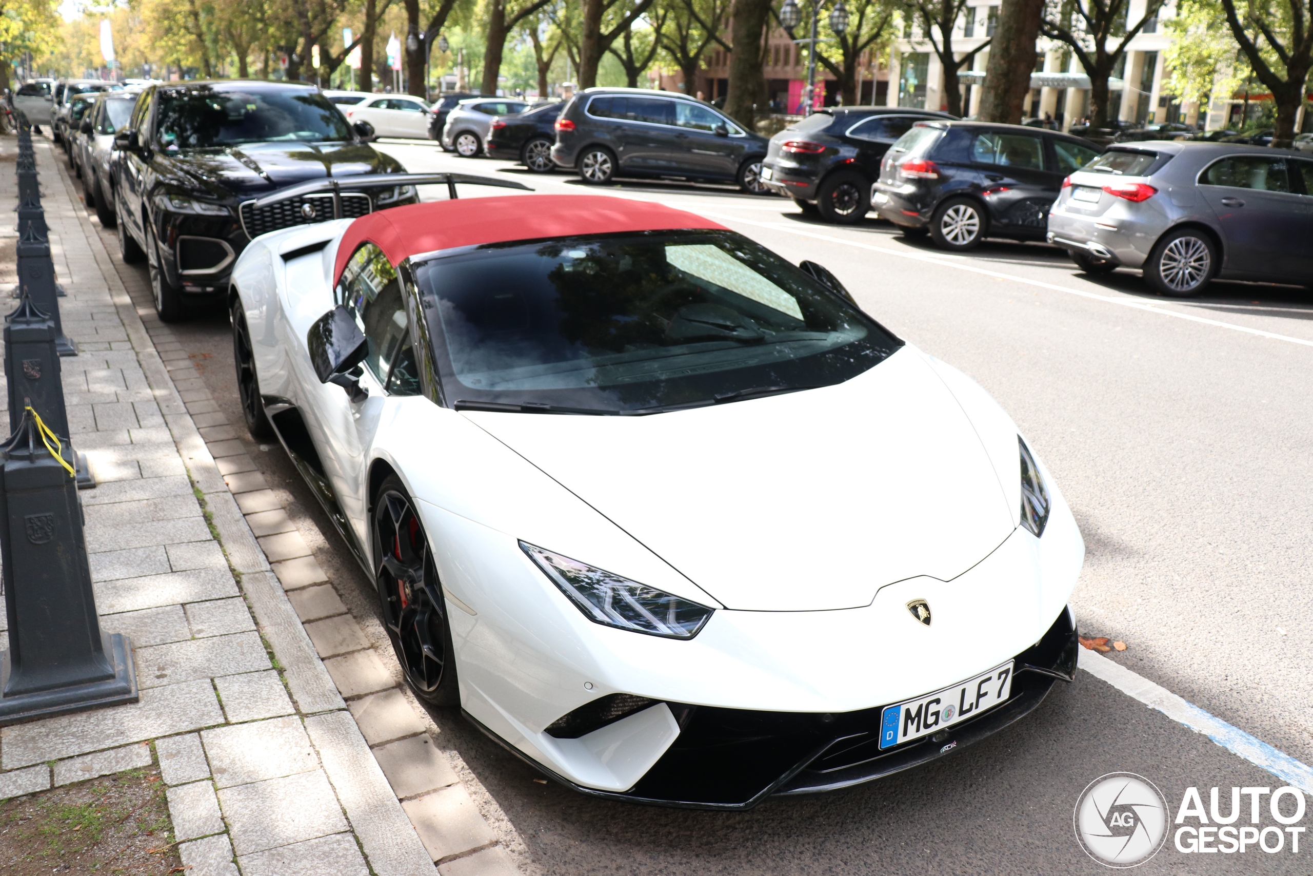 Lamborghini Huracán LP640-4 Performante Spyder