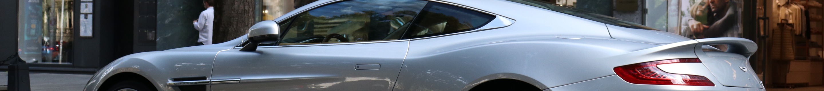 Aston Martin Vanquish 2013