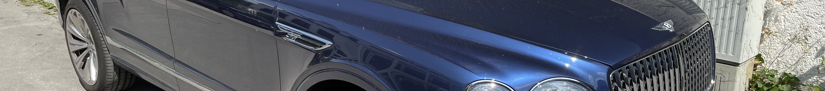 Bentley Bentayga Azure EWB