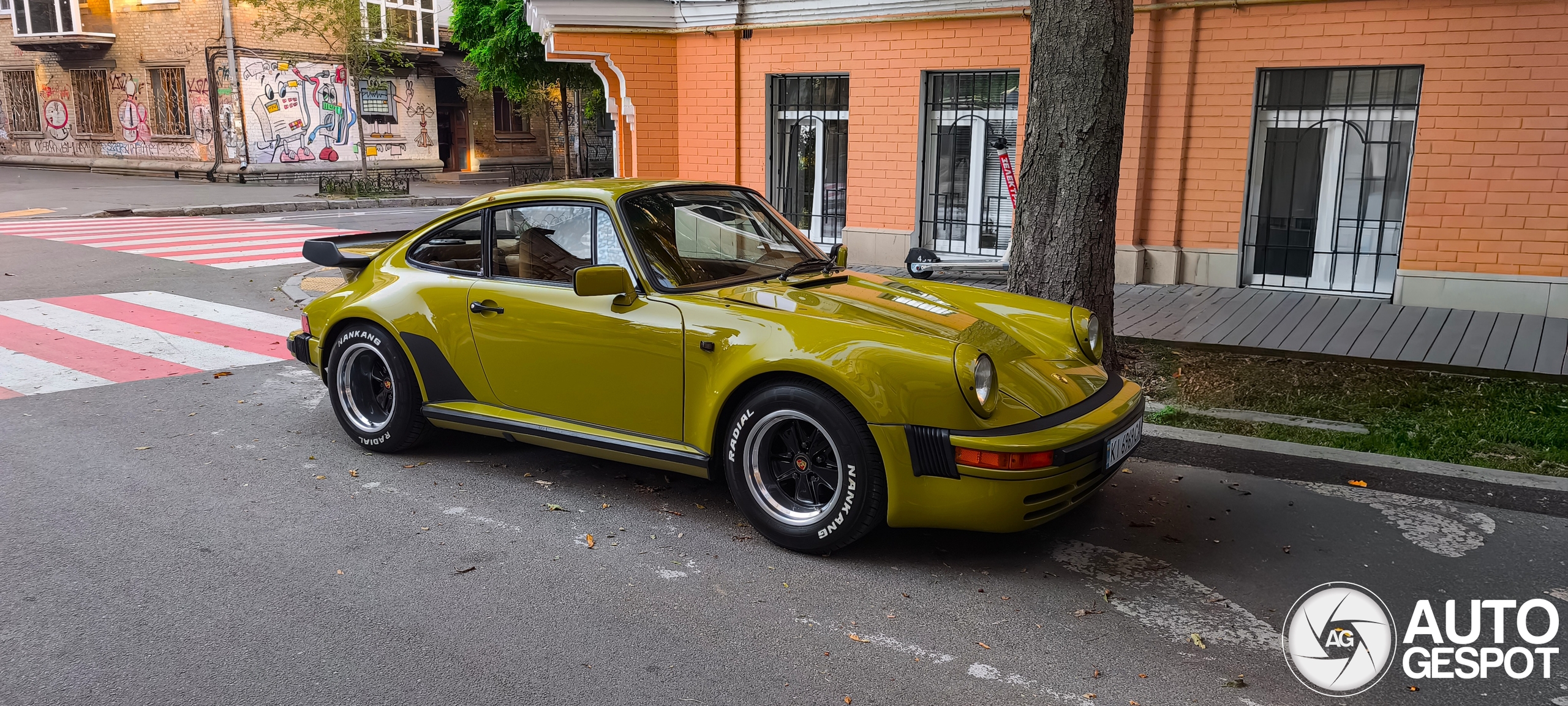 PORSCHE 930 Turbo 黄緑 KADO NO.3 日本製 PORSCHE 930 Turbo 黄緑 KADO NO.3 日本製 PORSCHE 930 Turbo 黄