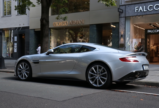 Aston Martin Vanquish 2013