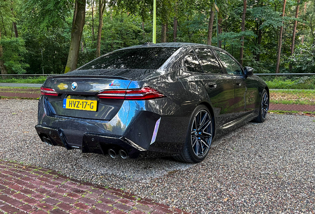 BMW M5 G90