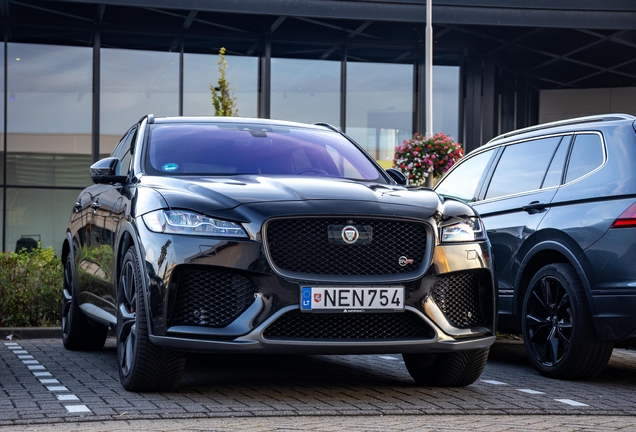 Jaguar F-PACE SVR