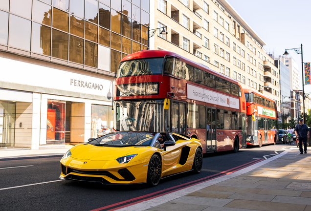 Lamborghini Aventador S LP740-4 Roadster