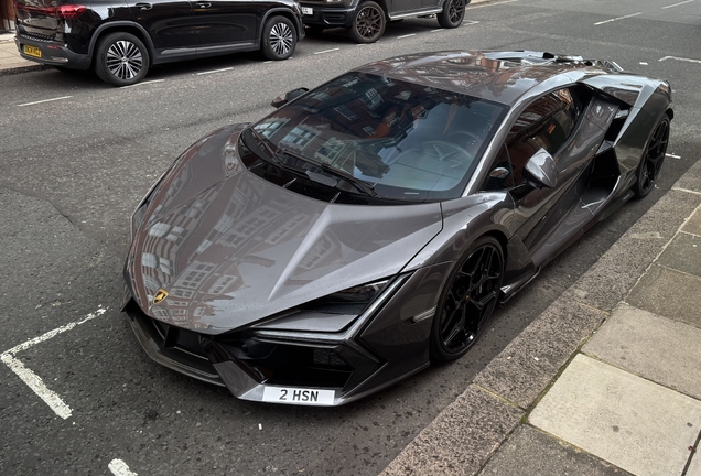 Lamborghini Revuelto
