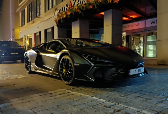 Lamborghini Revuelto
