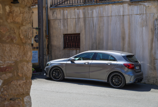Mercedes-AMG A 45 W176 2015