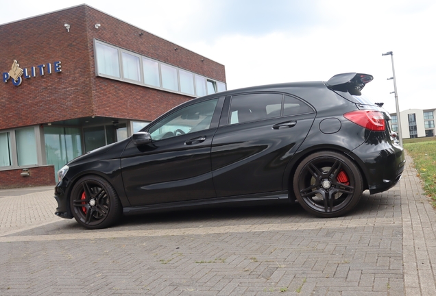 Mercedes-Benz A 45 AMG