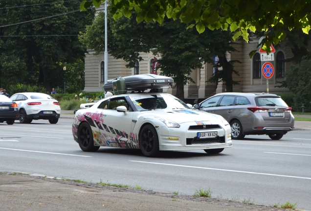 Nissan GT-R 2011