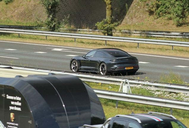 Porsche Taycan Turbo