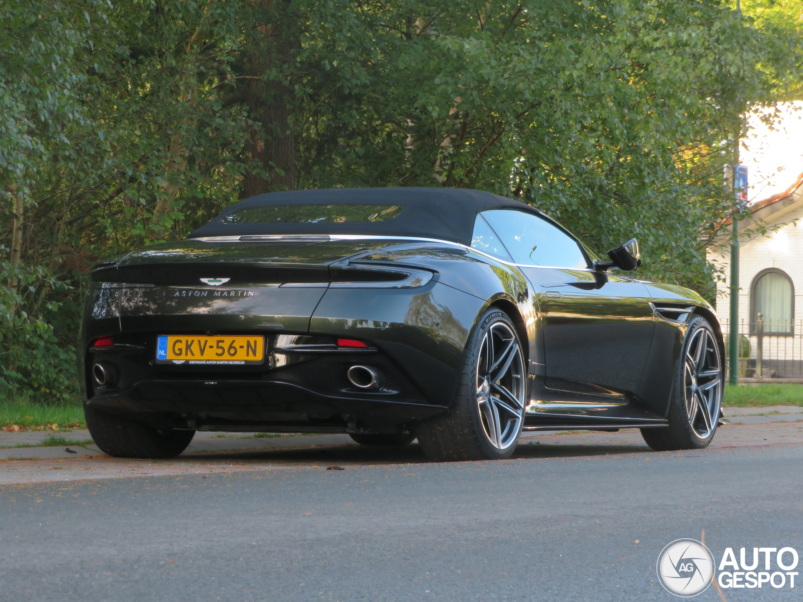 Aston Martin DB12 Volante