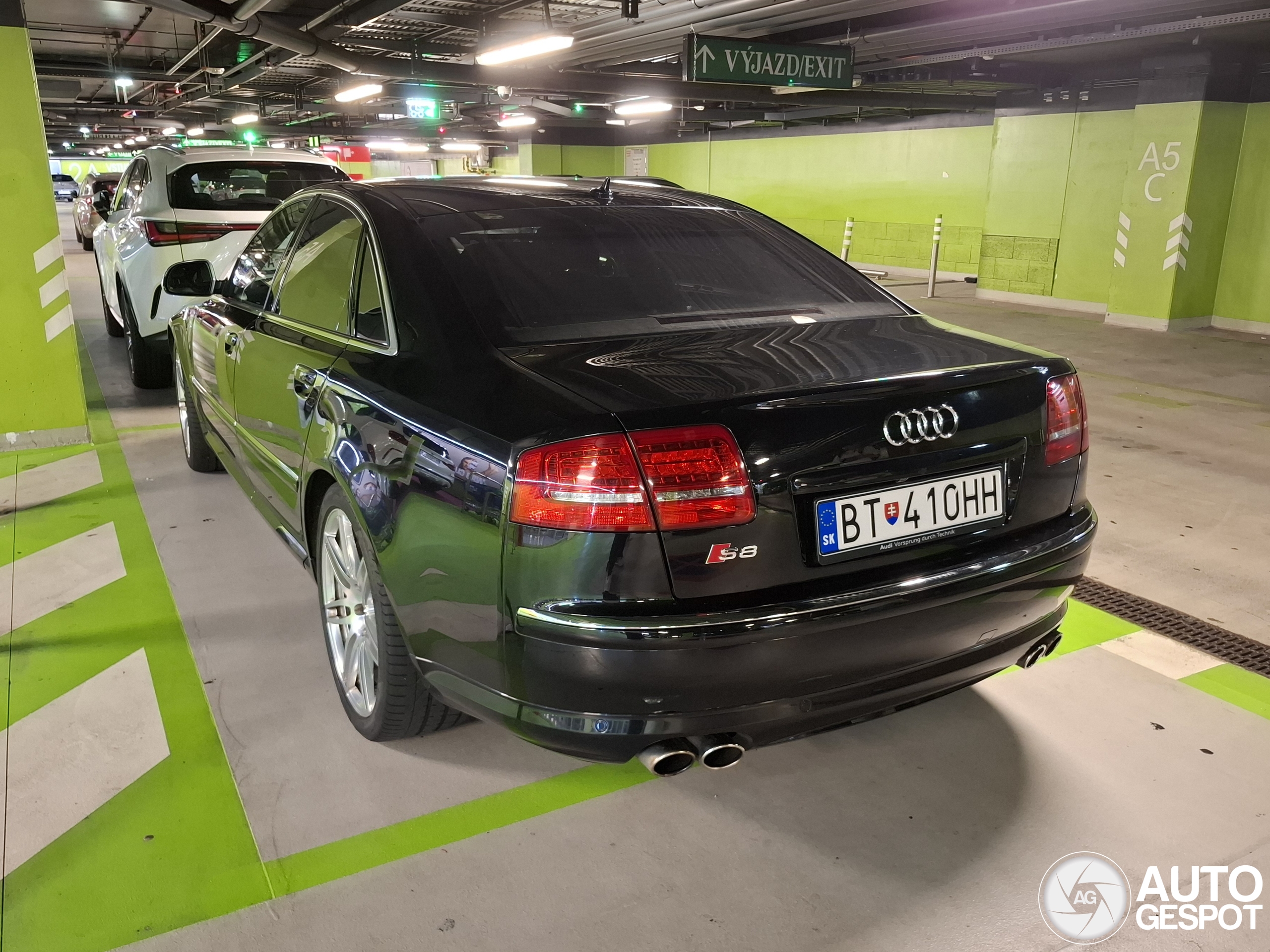 Audi S8 D3