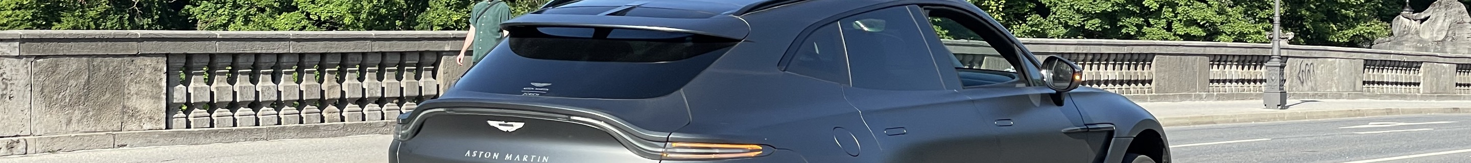 Aston Martin DBX
