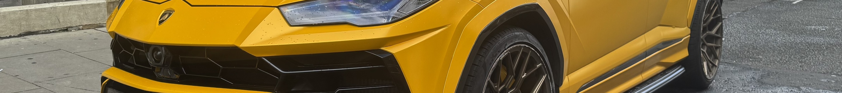 Lamborghini Urus Nero Design