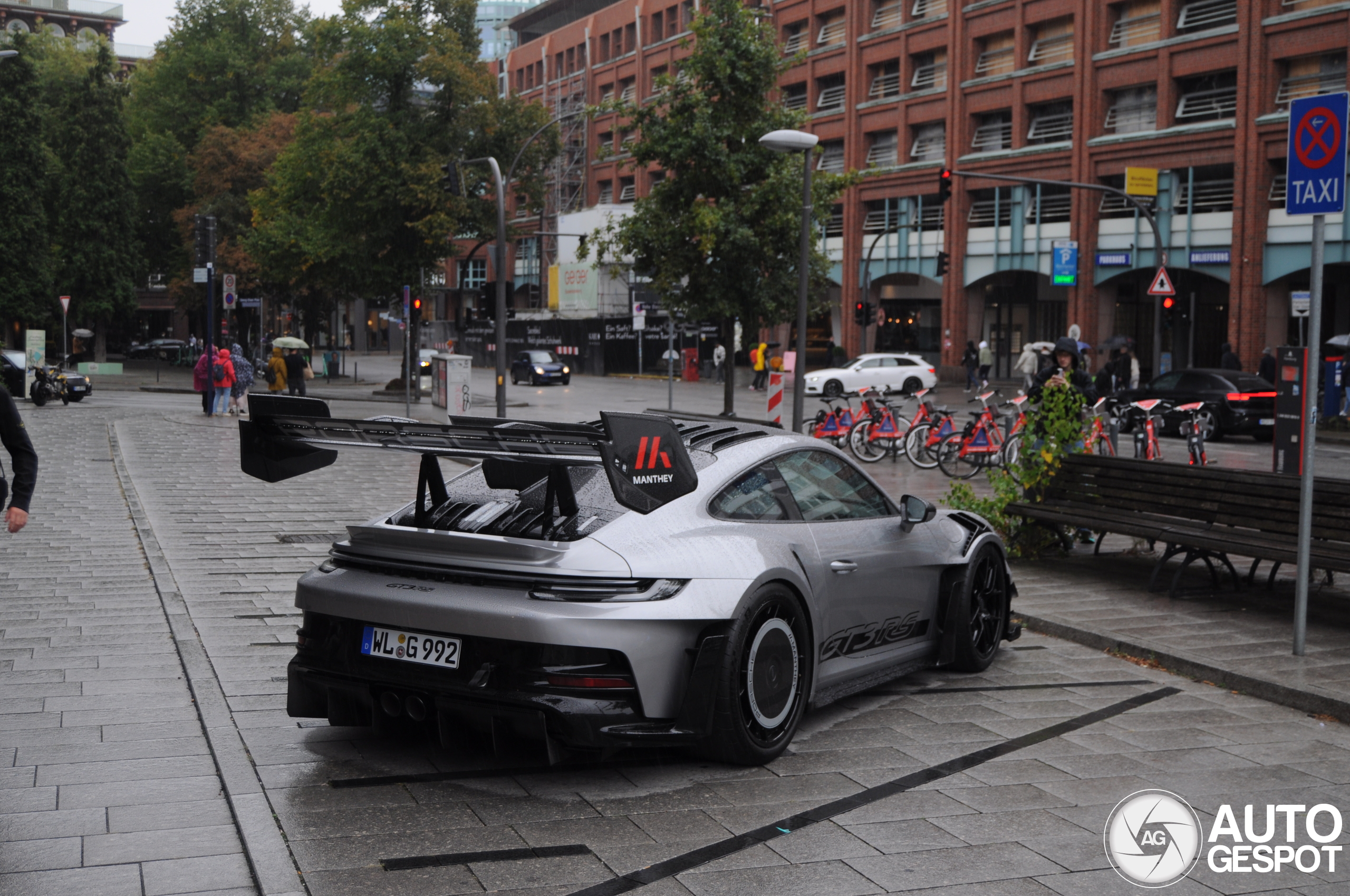 Porsche 992 GT3 RS MkI Weissach Package Manthey Racing
