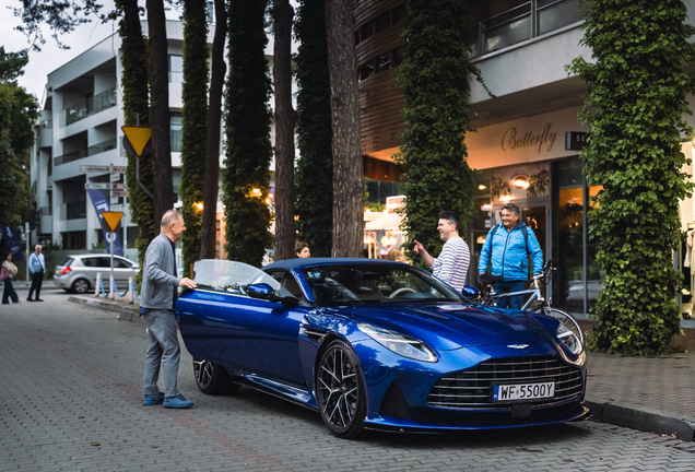 Aston Martin DB12 Volante