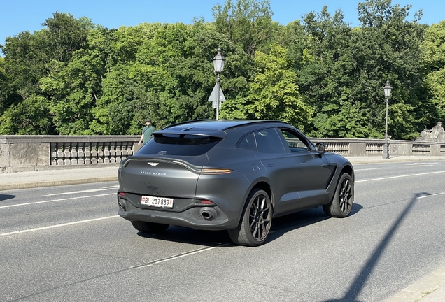 Aston Martin DBX