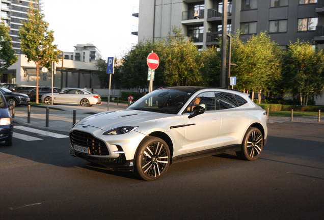 Aston Martin DBX707