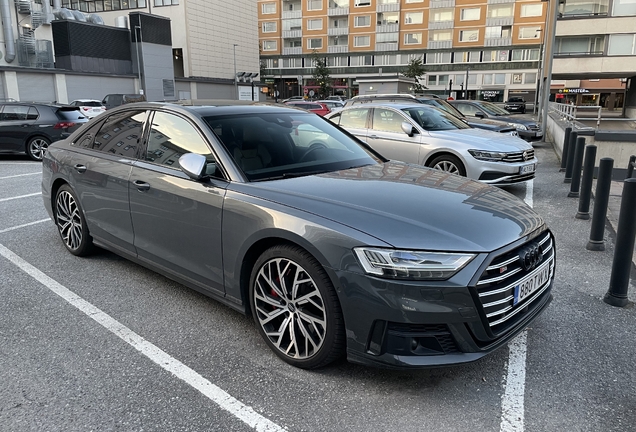 Audi S8 D5