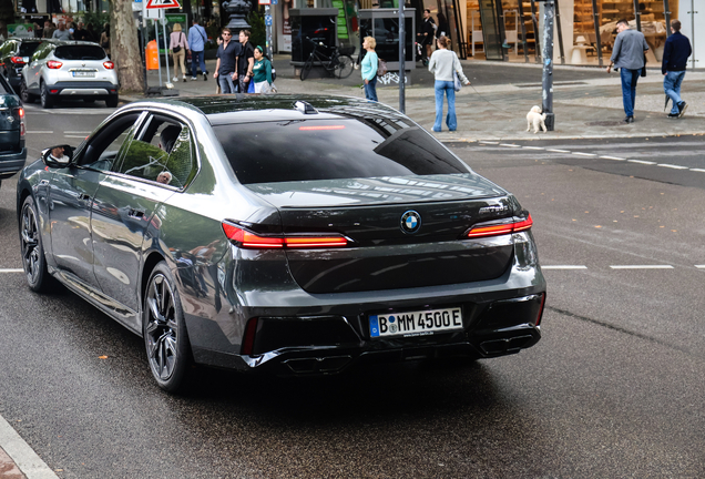 BMW M760e xDrive