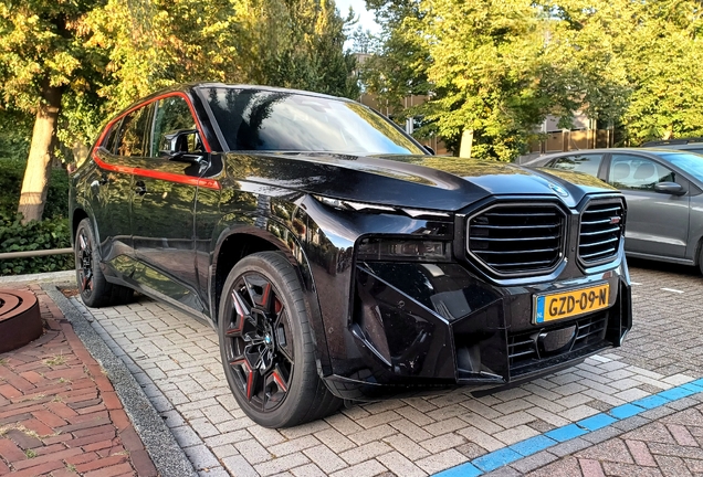 BMW XM G09 Label Red