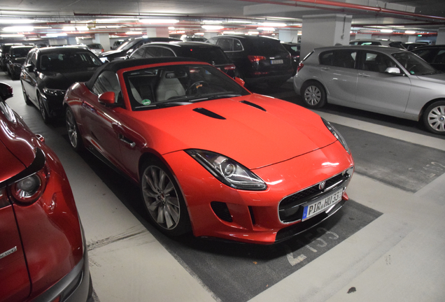 Jaguar F-TYPE S V8 Convertible