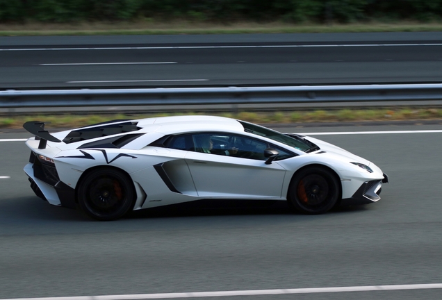 Lamborghini Aventador LP750-4 SuperVeloce