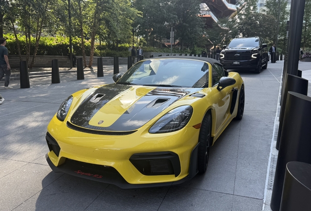 Porsche 718 Spyder RS Weissach Package