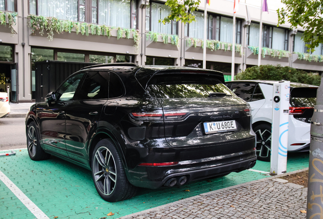 Porsche Cayenne Turbo S E-Hybrid