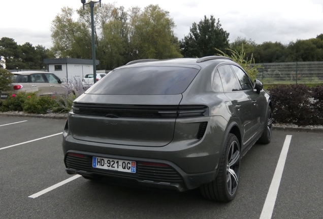 Porsche Macan EV Turbo