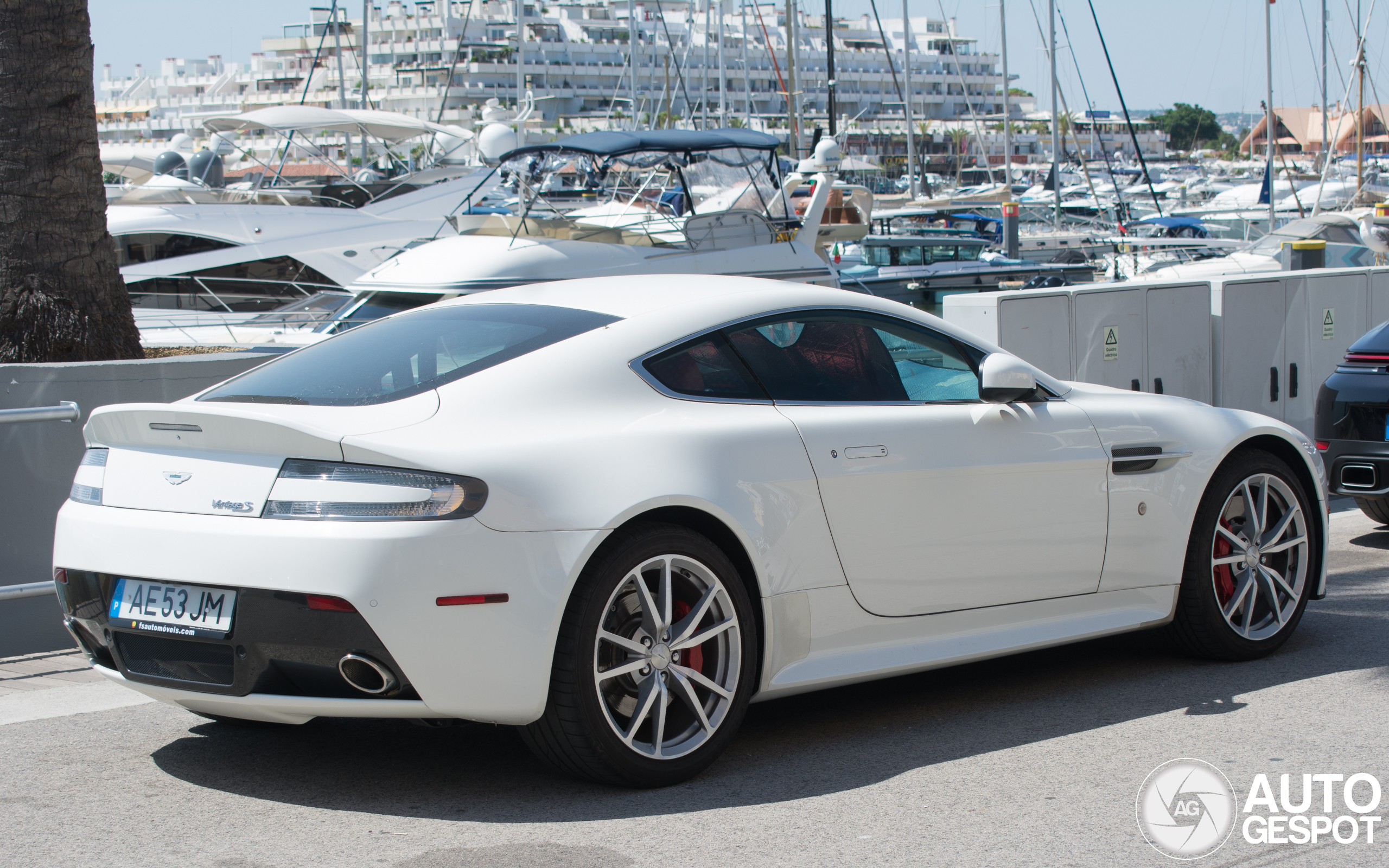 Aston Martin V8 Vantage S