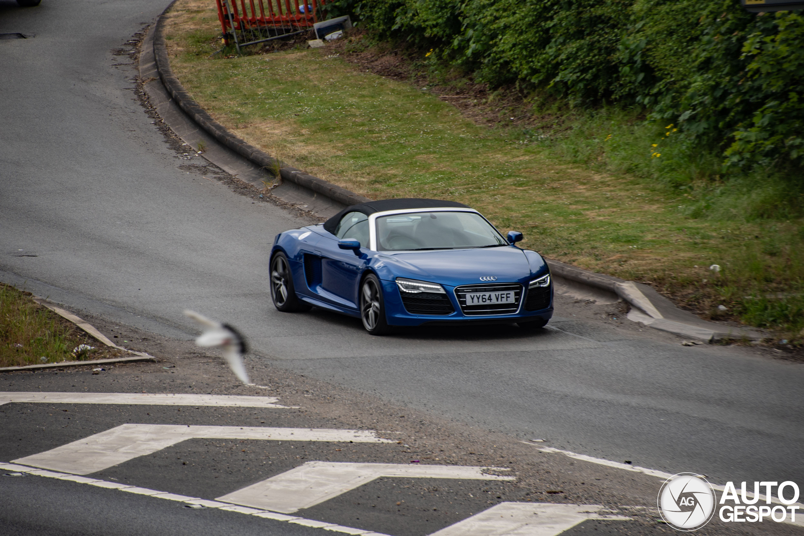 Audi R8 V8 Spyder 2013