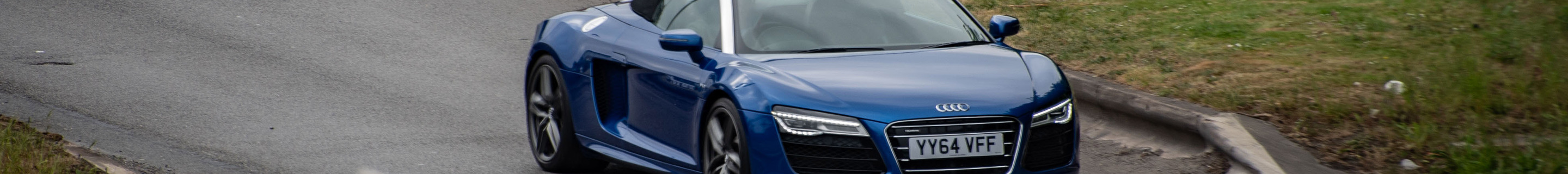 Audi R8 V8 Spyder 2013