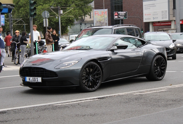 Aston Martin DB11 V8