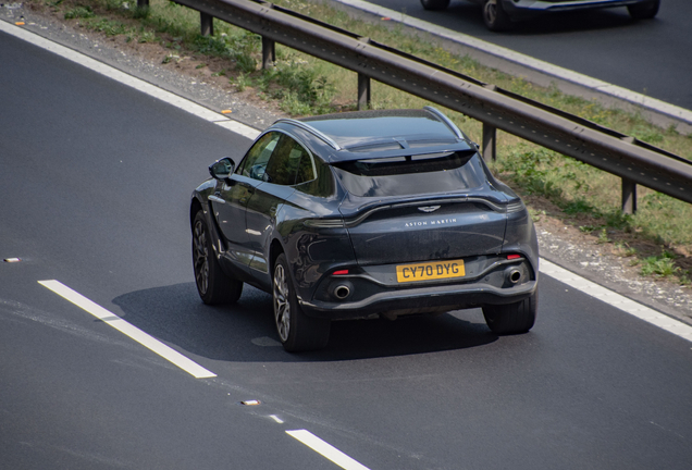 Aston Martin DBX