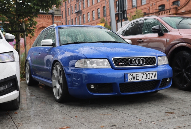 Audi RS4 Avant B5