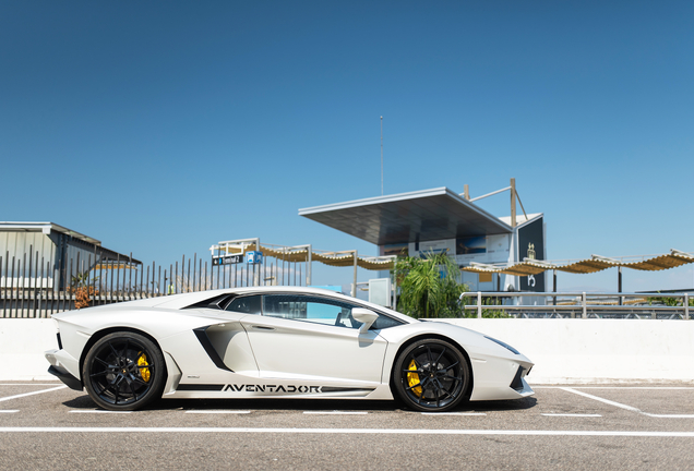 Lamborghini Aventador LP700-4