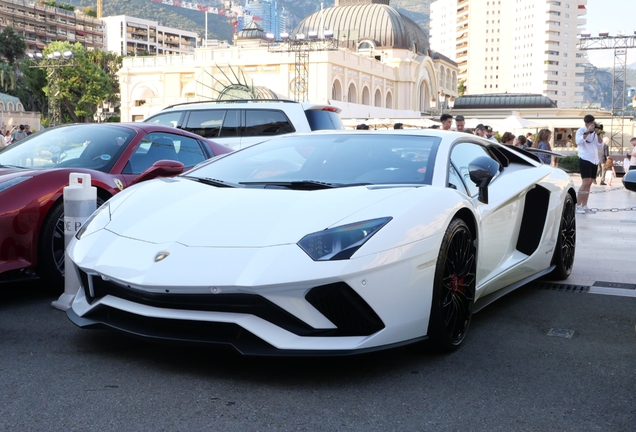 Lamborghini Aventador S LP740-4