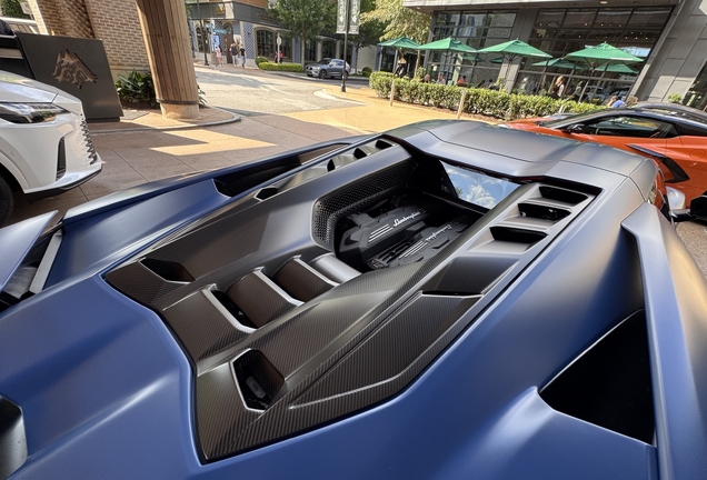 Lamborghini Revuelto