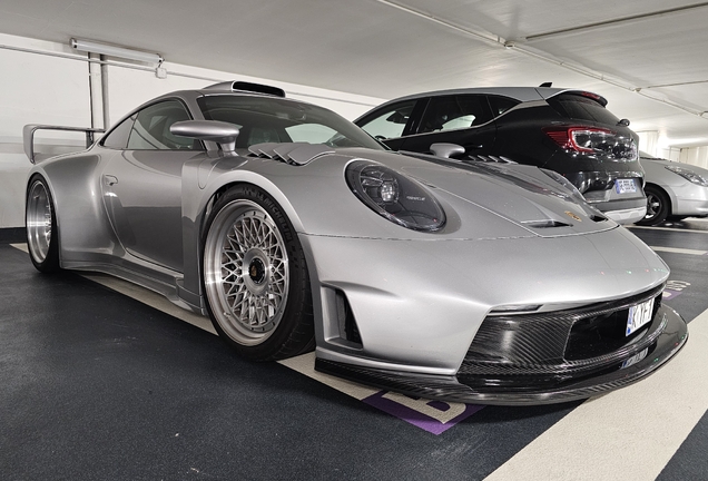 Porsche 992 Carrera S MkI Carbonerre Project GT1 Manta